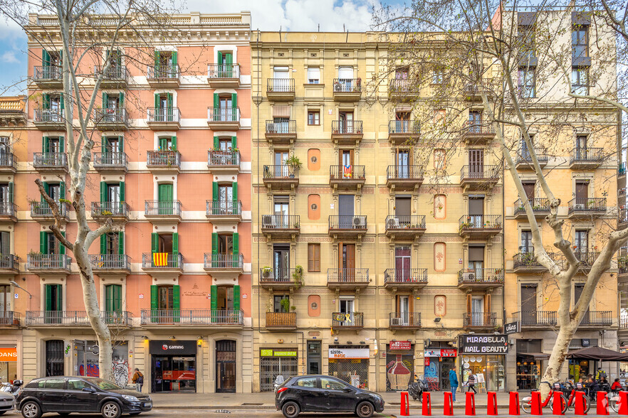 Edificio residencial en Barcelona, Barcelona en venta - Foto principal - Imagen 1 de 2