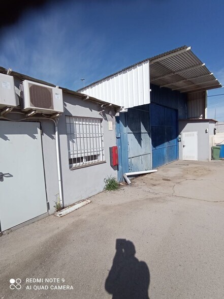 Nave en Cáceres en venta - Foto del edificio - Imagen 3 de 15