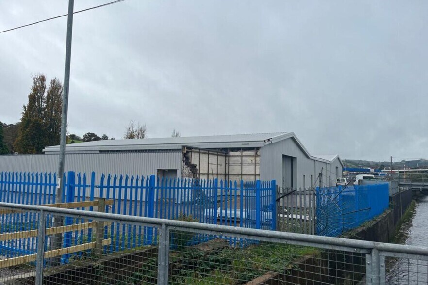 Blundells Rd, Tiverton en alquiler - Foto del edificio - Imagen 2 de 3