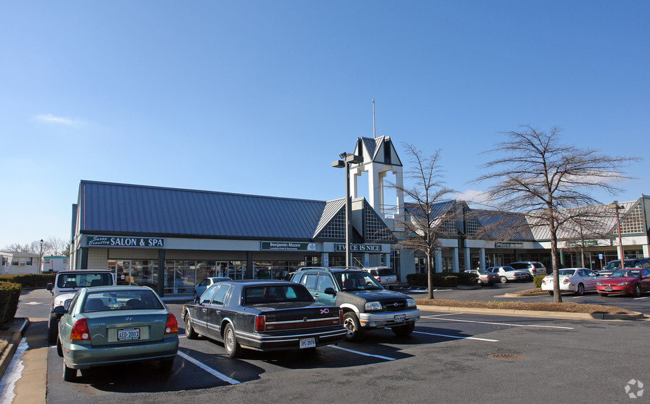 305 E Market St, Leesburg, VA en alquiler - Foto del edificio - Imagen 3 de 11