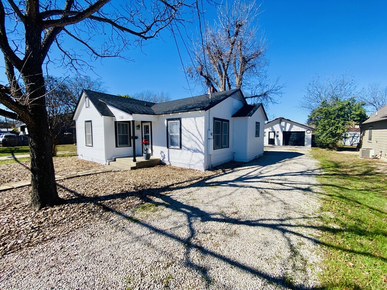 150 W Faust St, New Braunfels, TX en venta - Foto principal - Imagen 1 de 15