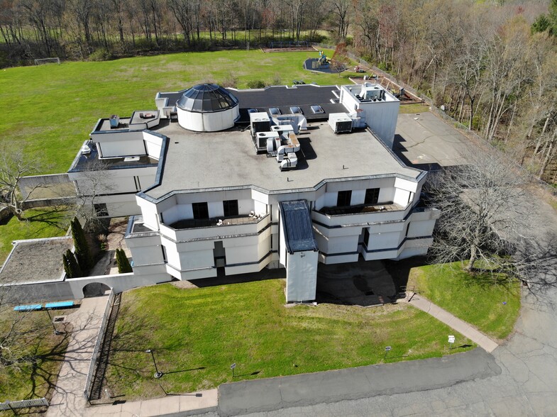 51 Gabb Rd, Bloomfield, CT en venta - Foto del edificio - Imagen 1 de 20