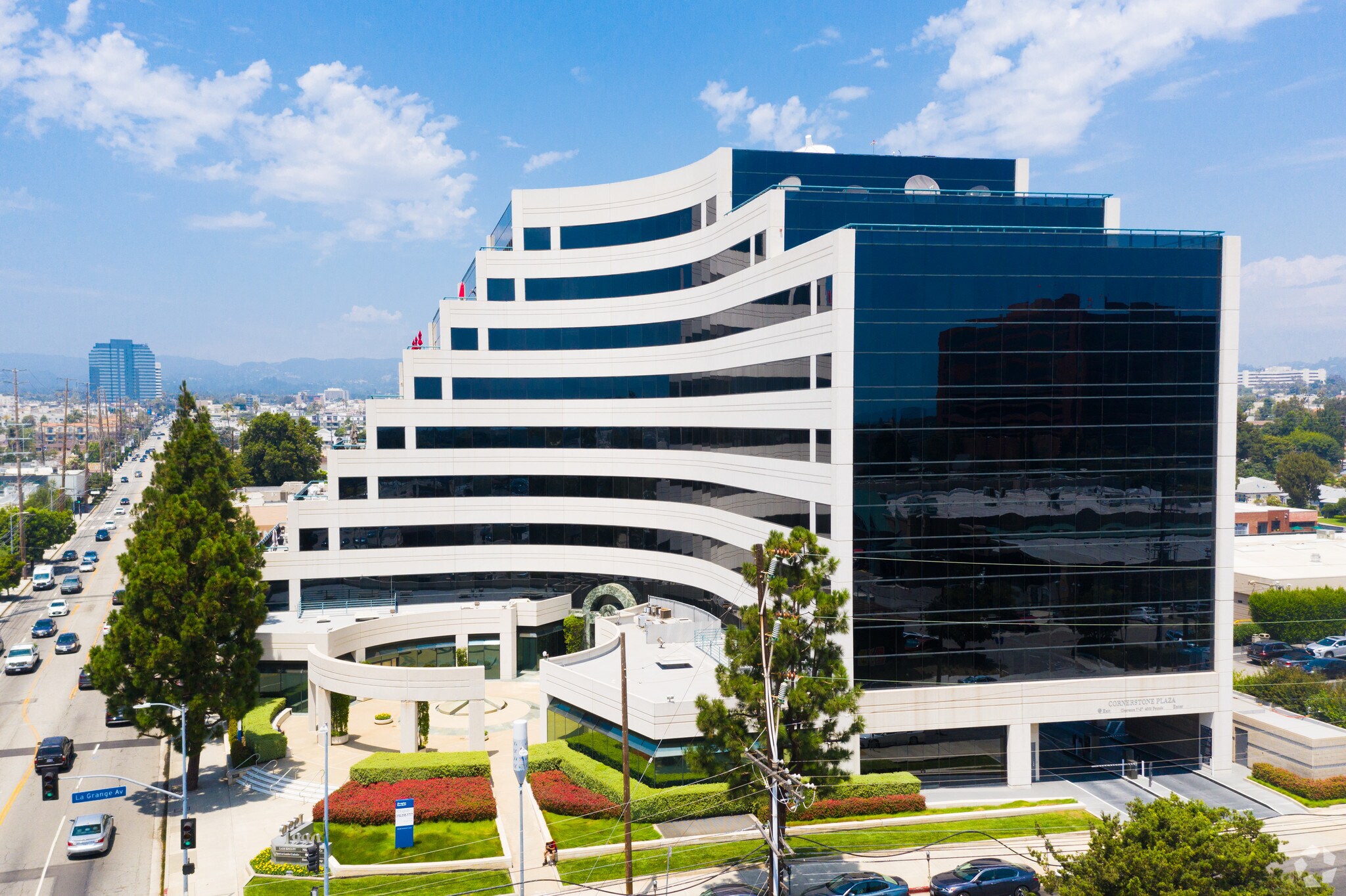 1990 S Bundy Dr, Los Angeles, CA en alquiler Foto del edificio- Imagen 1 de 13