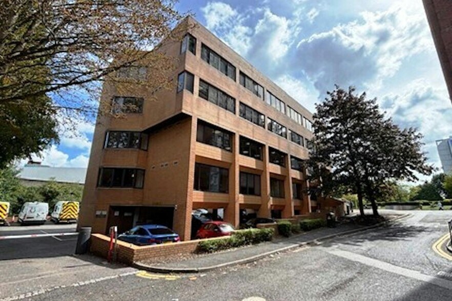 Alencon Link, Basingstoke en alquiler - Foto del edificio - Imagen 2 de 4