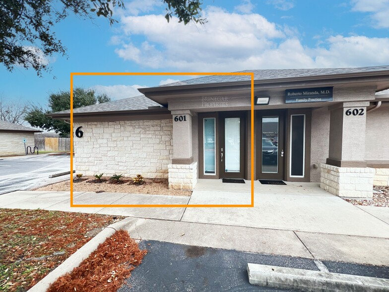 1508 Dessau Ridge Ln, Austin, TX en venta - Foto del edificio - Imagen 1 de 2