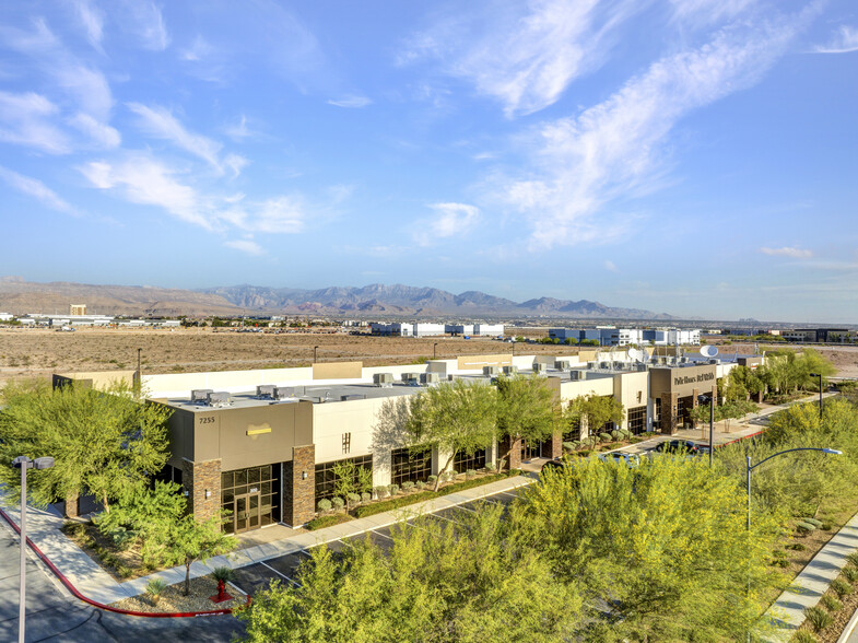 7255 S Tenaya Way, Las Vegas, NV en alquiler - Foto del edificio - Imagen 1 de 9