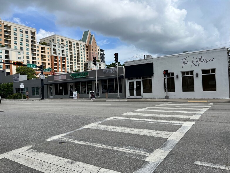 717-721 E Broward Blvd, Fort Lauderdale, FL en alquiler - Foto del edificio - Imagen 1 de 4