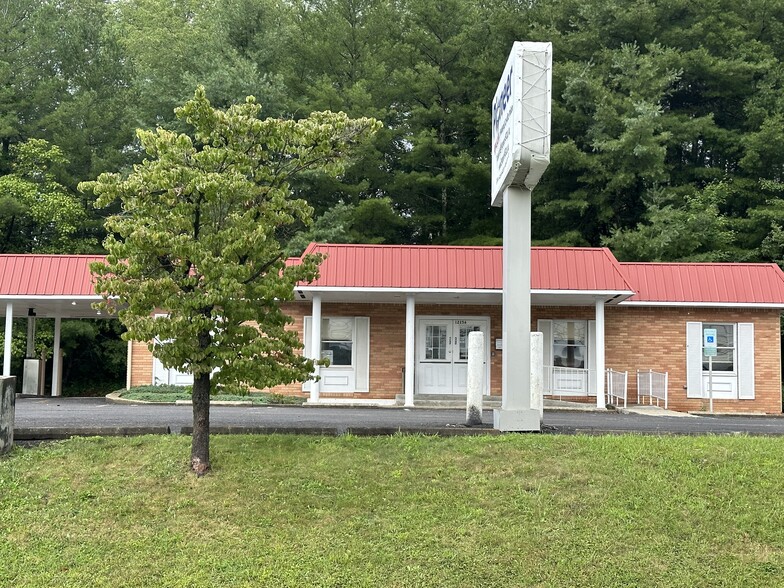 12256 Veterans Memorial Hwy, Reedsville, WV en venta - Foto del edificio - Imagen 2 de 21