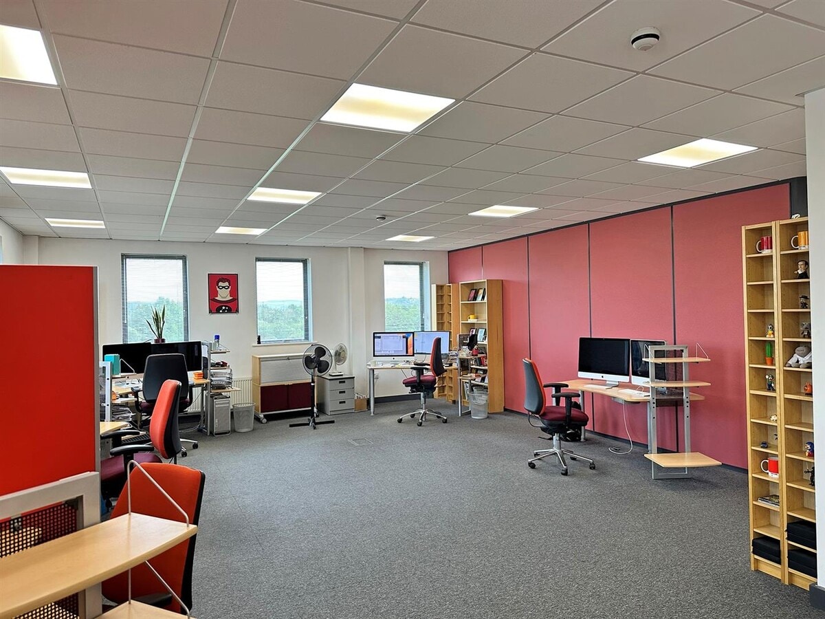 Waterton Park, Bridgend, MGN CF31 3PH - Unidad 2 - - Foto del interior - Image 1 of 3