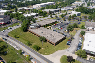 11492 Bluegrass Pky, Louisville, KY - VISTA AÉREA  vista de mapa - Image1