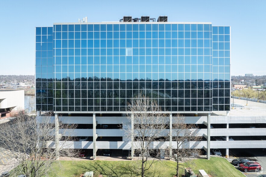 65 Challenger Rd, Ridgefield Park, NJ en alquiler - Foto del edificio - Imagen 3 de 7