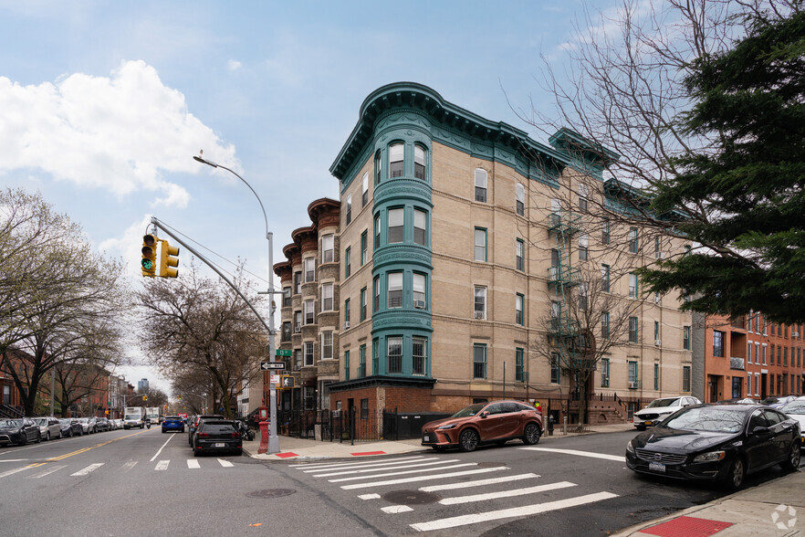 331 13th St, Brooklyn, NY en alquiler - Foto del edificio - Imagen 3 de 5