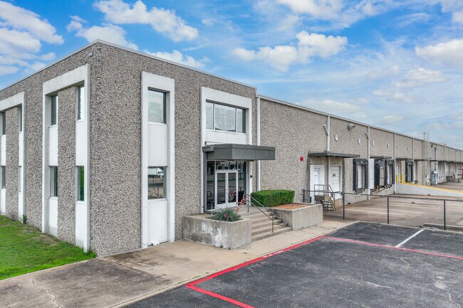 Más detalles de 1810 Kelly Blvd, Carrollton, TX - Nave en alquiler