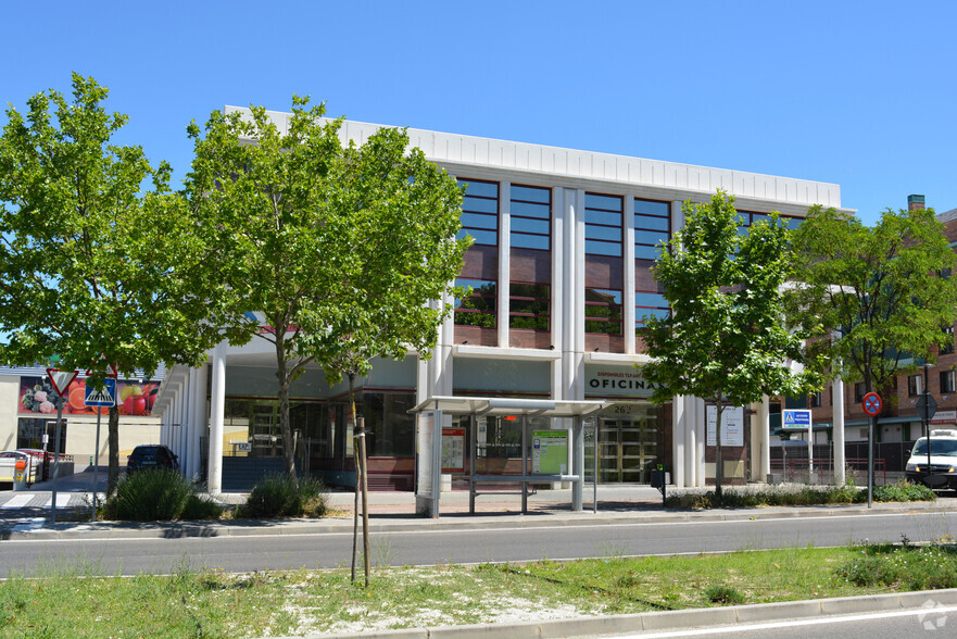 Paseo de Europa, 26, San Sebastián De Los Reyes, Madrid en alquiler - Foto del edificio - Imagen 2 de 3