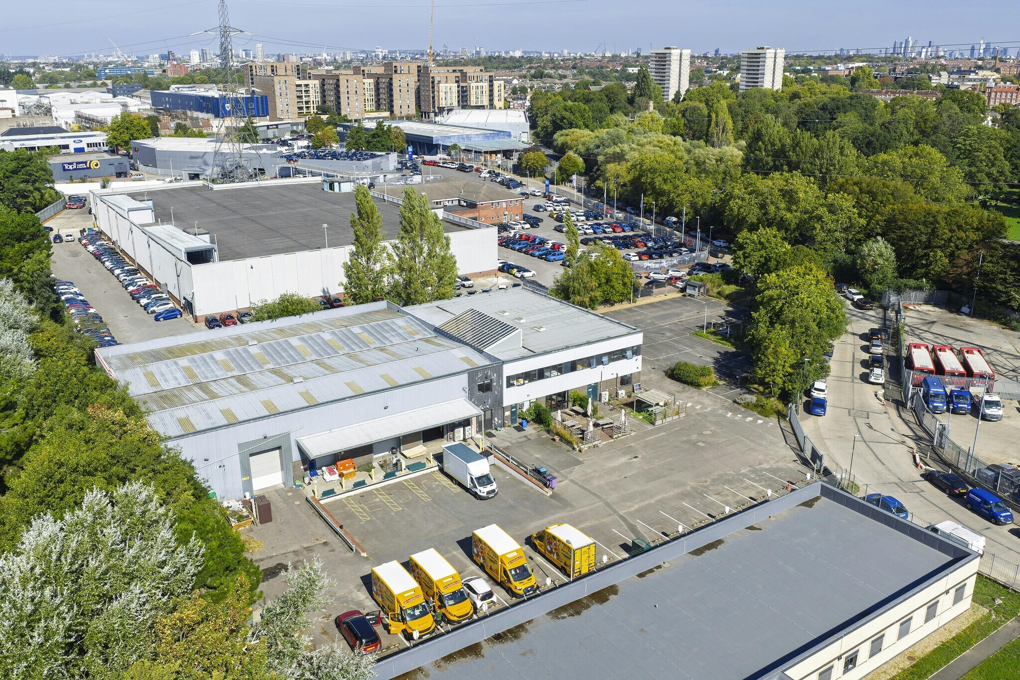 16 Waterside Way, London en venta Foto del edificio- Imagen 1 de 15