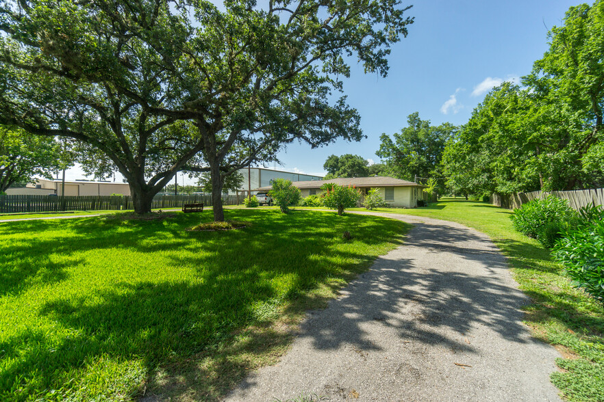 5910 Broadway st, Pearland, TX en venta - Foto principal - Imagen 1 de 18