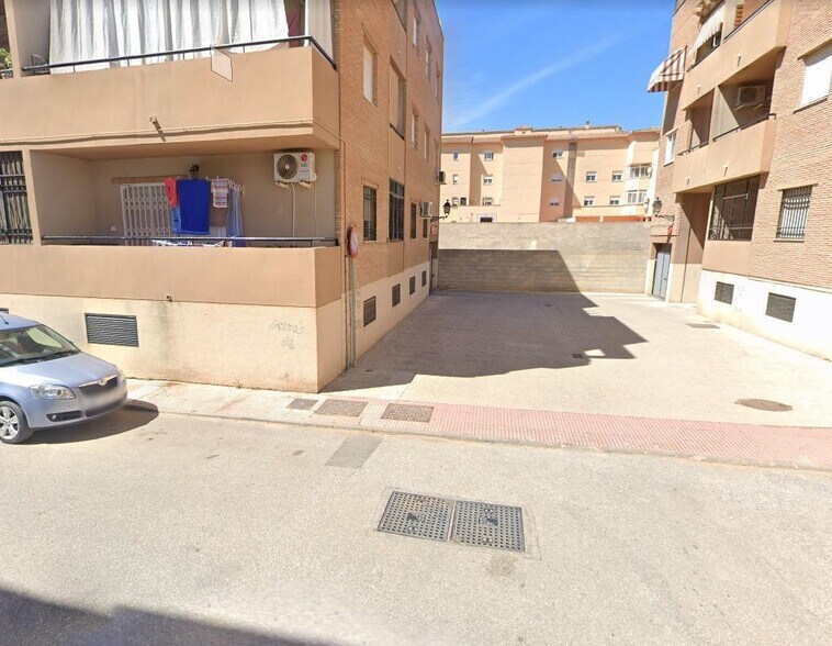 Calle Alcaparra, 1, Atarfe, Granada en venta - Foto del edificio - Imagen 2 de 2