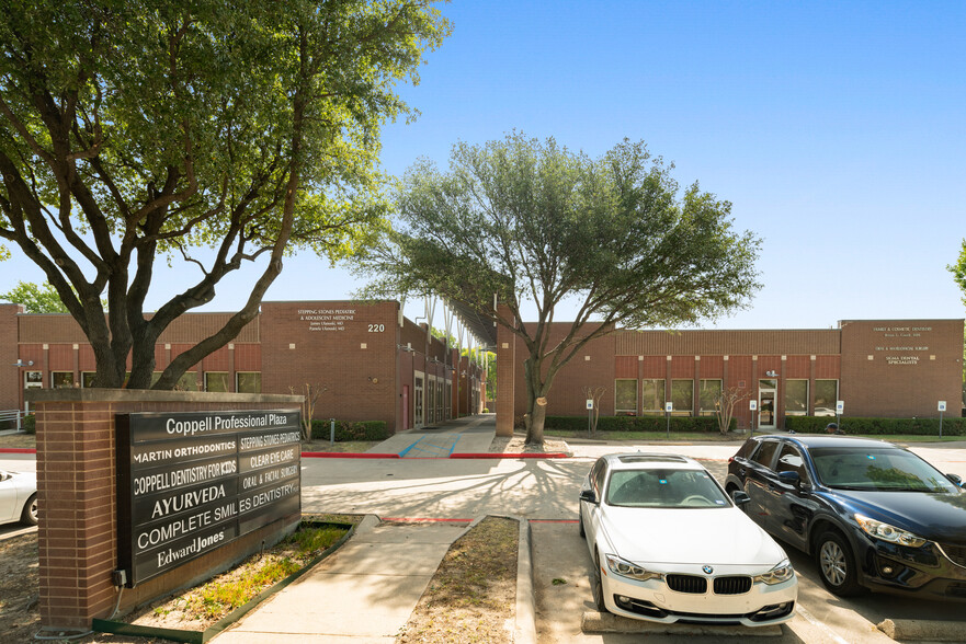 220 S Denton Tap Rd, Coppell, TX en alquiler - Foto del edificio - Imagen 2 de 17