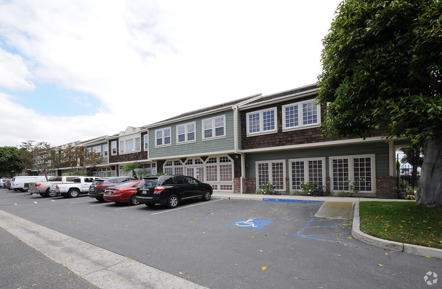 511-551 N Fairview St, Santa Ana, CA en venta - Foto del edificio - Imagen 3 de 3