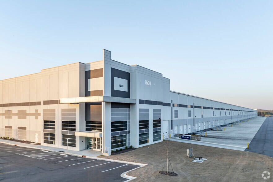 1500 Delta Dr, Gastonia, NC en alquiler - Foto principal - Imagen 1 de 23