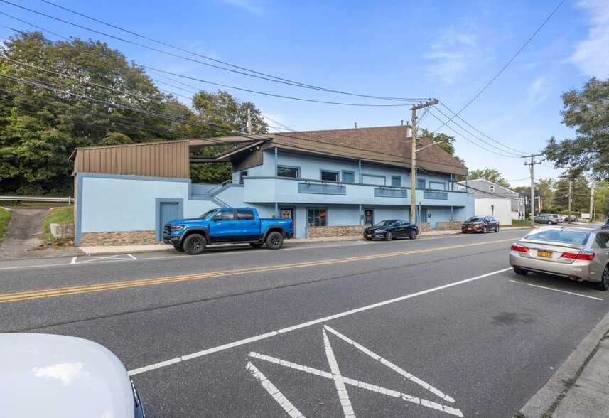 120-124 Laurel Rd, East Northport, NY en venta - Foto del edificio - Imagen 3 de 47