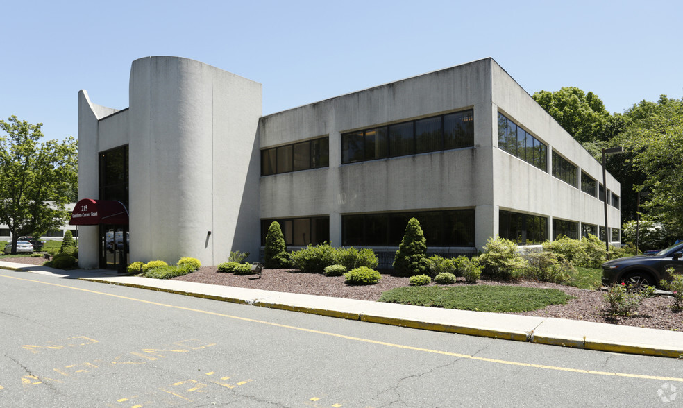 215 Gordons Corner Rd, Manalapan, NJ en alquiler - Foto del edificio - Imagen 1 de 4