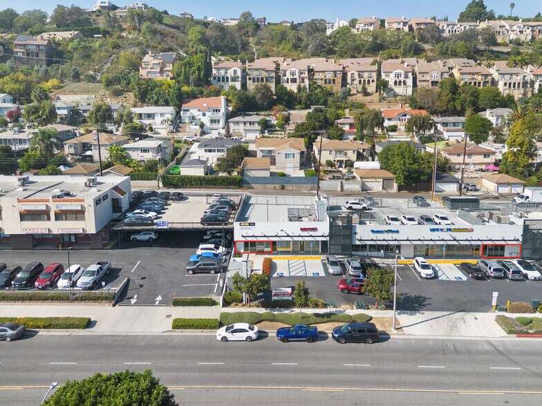 883 S Atlantic Blvd, Monterey Park, CA en alquiler - Foto del edificio - Imagen 2 de 7