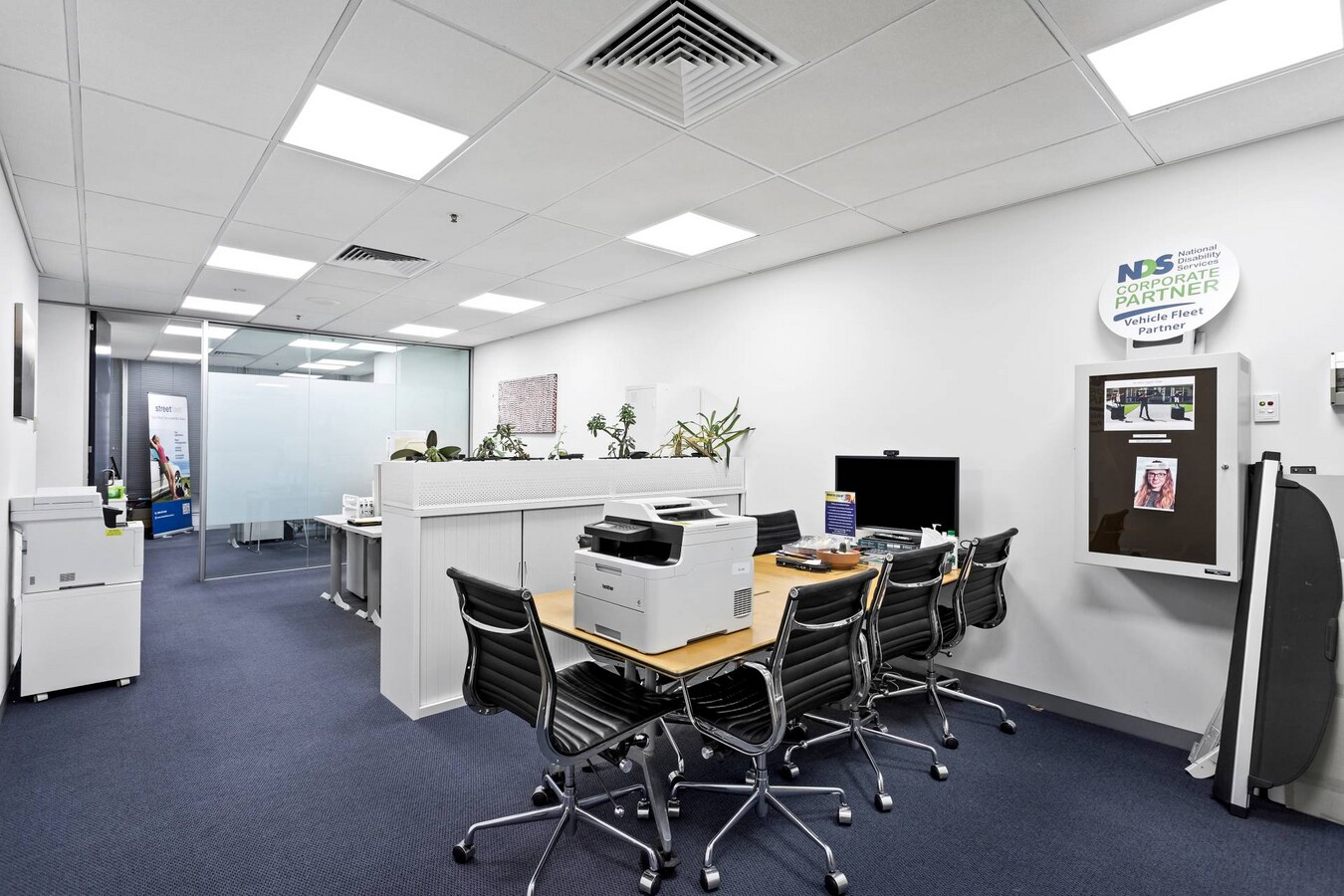 737 Burwood Rd, Hawthorn East, VIC 3123 - Unidad 213 -  - Foto del interior - Image 2 of 5
