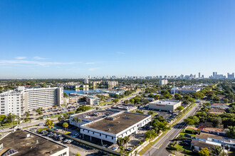 1400 NE Miami Gardens Dr, Miami, FL - vista aérea  vista de mapa