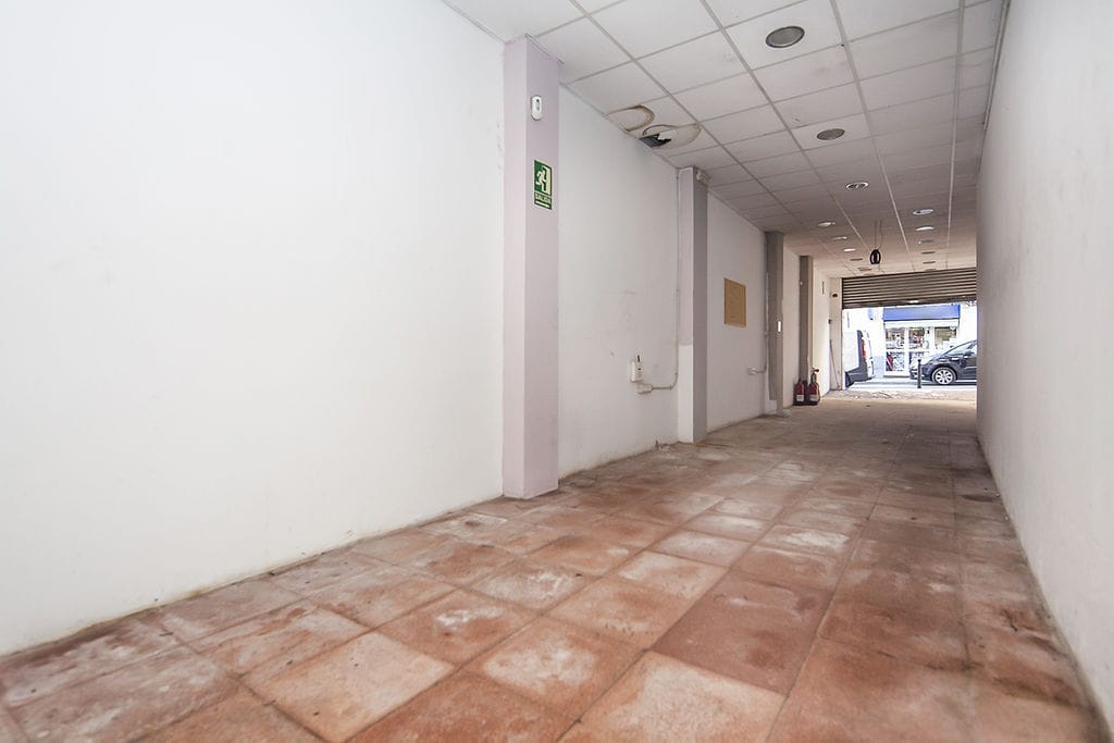 Santa Coloma de Gramenet, BAR 08922 - - - Foto del interior - Image 2 of 25