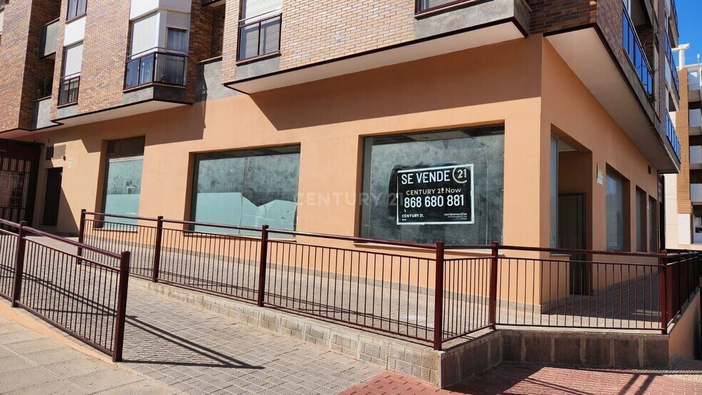 Local en Lorca en venta - Foto del edificio - Imagen 2 de 20