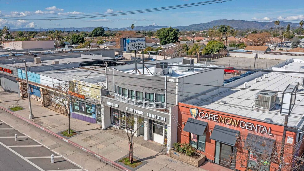 13279-13281 Van Nuys Blvd, Pacoima, CA en venta - Foto del edificio - Imagen 2 de 38