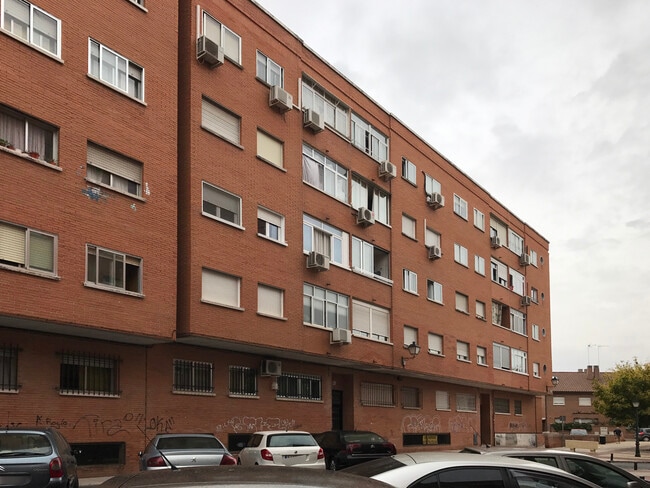 Más detalles de Calle Olivo, 9, Humanes de Madrid - Edificio residencial​ en venta