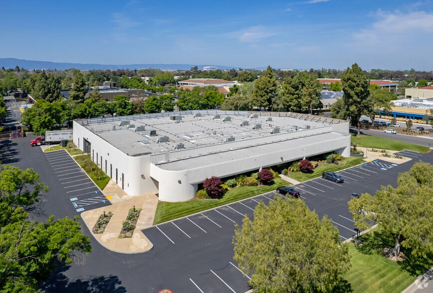 1561 Buckeye Dr, Milpitas, CA en alquiler - Foto del edificio - Imagen 2 de 7