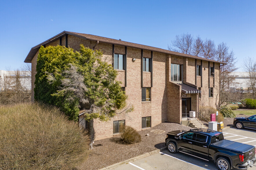 217 Executive Dr, Cranberry Township, PA en venta - Foto del edificio - Imagen 2 de 13