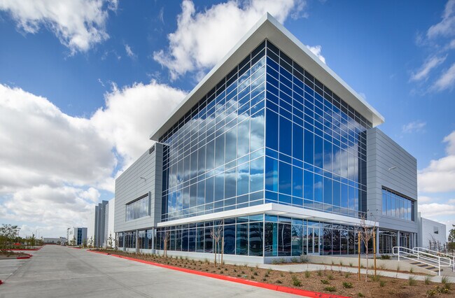 Más detalles de 5757 Plaza Dr, Cypress, CA - Nave en alquiler