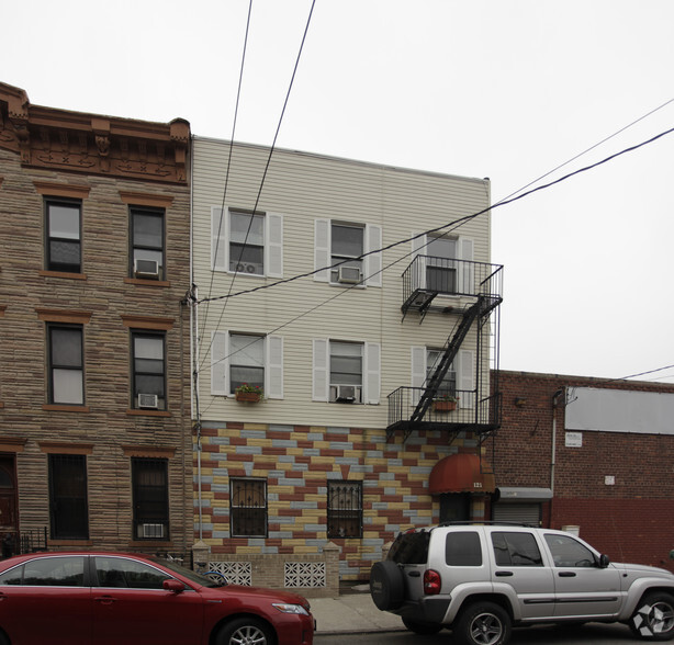 121 Dikeman St, Brooklyn, NY en venta - Foto del edificio - Imagen 2 de 2