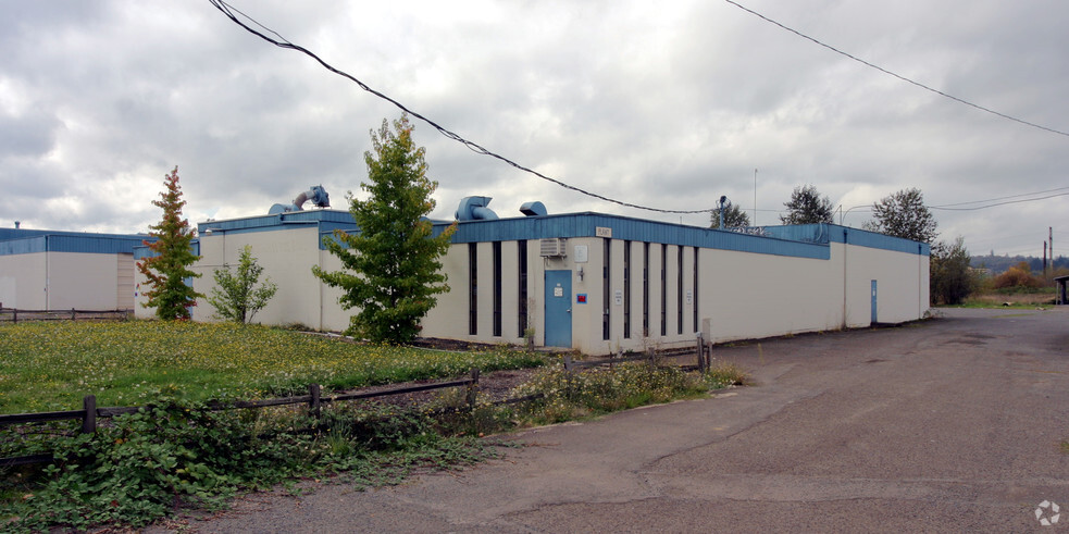 Bertelsen Rd Warehouse Opportunity cartera de 4 inmuebles en venta en LoopNet.es - Foto del edificio - Imagen 2 de 12