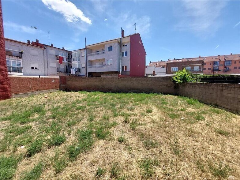 Calle Salvador Madariaga, Villaquilambre, León en venta - Foto principal - Imagen 2 de 12