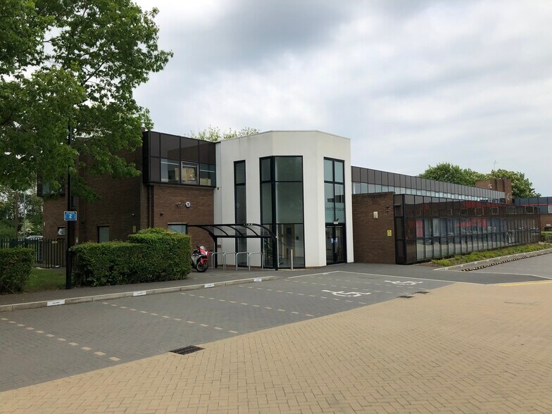 Breckland, Milton Keynes en alquiler - Foto del edificio - Imagen 3 de 3