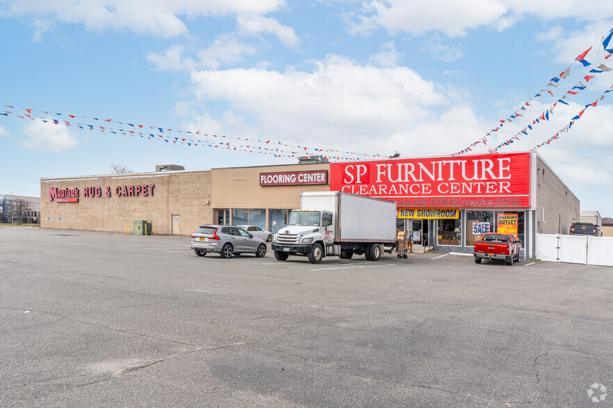 55-65 Price Pky, Farmingdale, NY en alquiler - Foto del edificio - Imagen 1 de 2