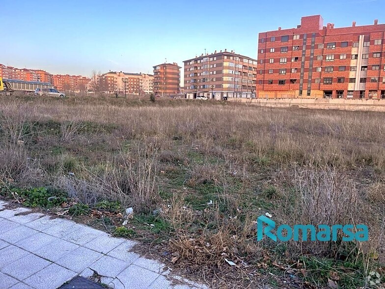 Avenida de la Juventud, Ávila, Ávila en venta - Foto del edificio - Imagen 2 de 6