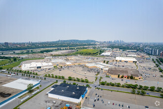 7077 Boul Newman, Montréal, QC - VISTA AÉREA  vista de mapa