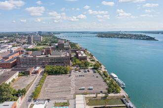 300 River Place, Detroit, MI - VISTA AÉREA  vista de mapa - Image1