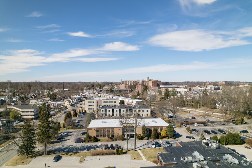 937 E Haverford Rd, Bryn Mawr, PA en alquiler - Vista aérea - Imagen 3 de 4