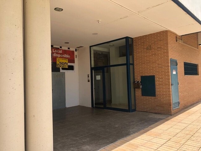 Más detalles de Calle de la Trashumancia, 41, Cáceres - Local en alquiler