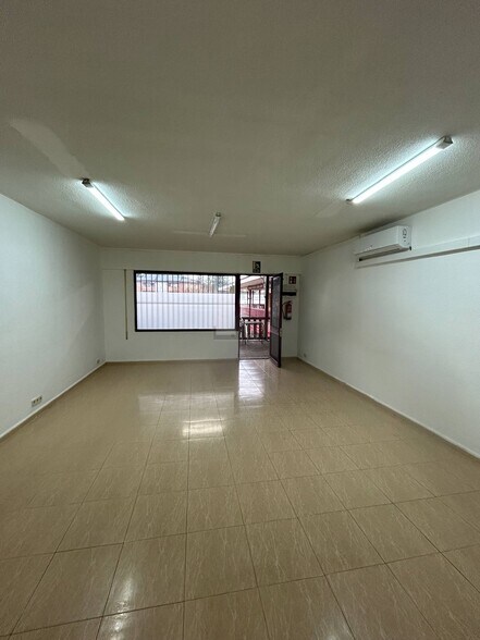 Local en El Escorial, Madrid en venta - Foto del edificio - Imagen 2 de 2