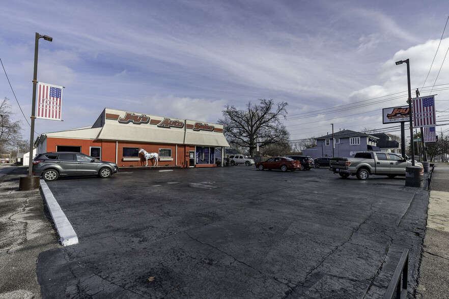 1545 Berry Blvd, Louisville, KY en venta - Foto del edificio - Imagen 3 de 35