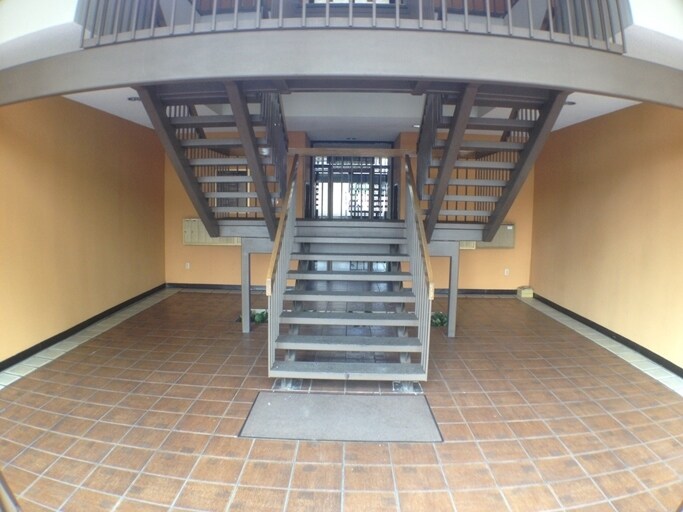 913-939 S Atlantic Blvd, Monterey Park, CA en alquiler - Foto del interior - Imagen 2 de 6