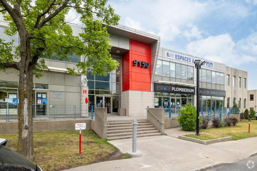 9150 Boul De L'acadie, Montréal, QC en alquiler - Foto del edificio - Imagen 3 de 4